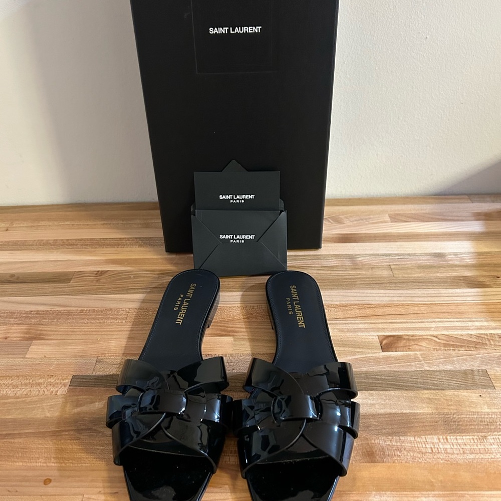 YSL, TRIBUTE MULES IN PATENT LEATHER (Authentic)